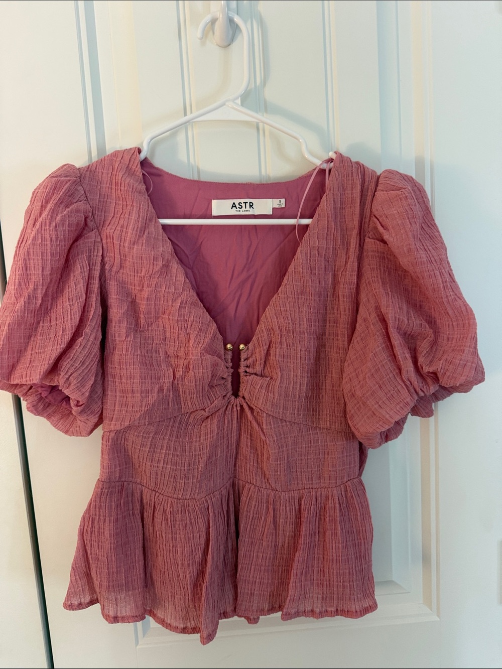 ASTR The Label Rose Pink Puff Sleeve Peplum Blouse